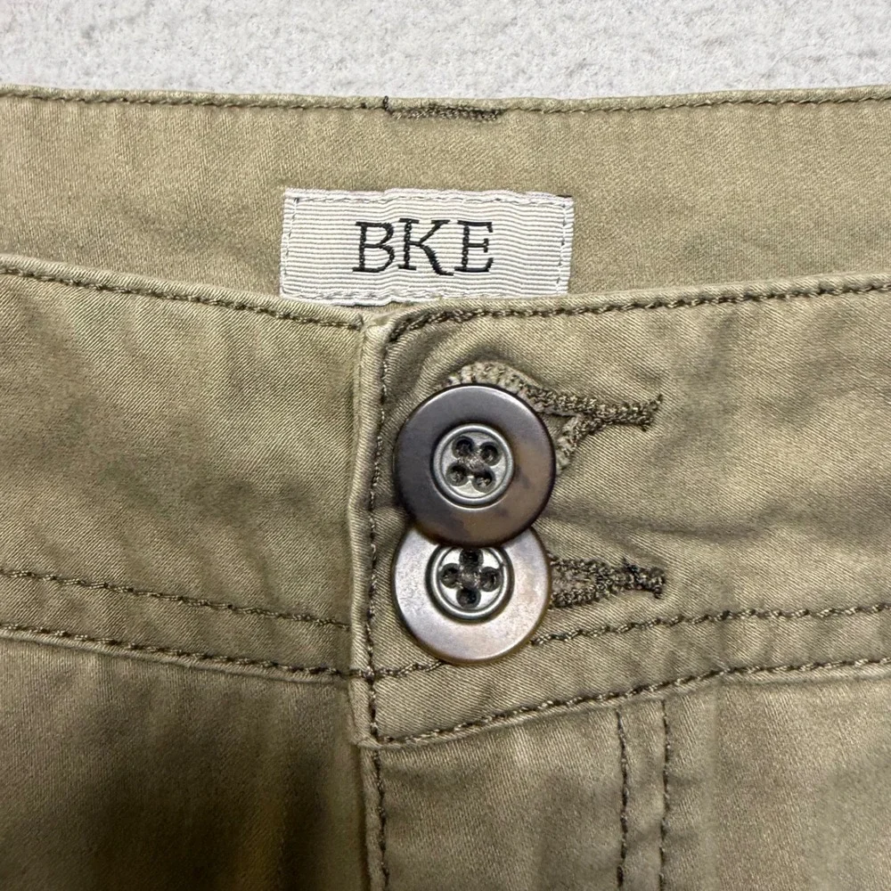 BKE Shorts Women 30 Olive Green Chino Stretch Y2K Cuffed Casual Summer